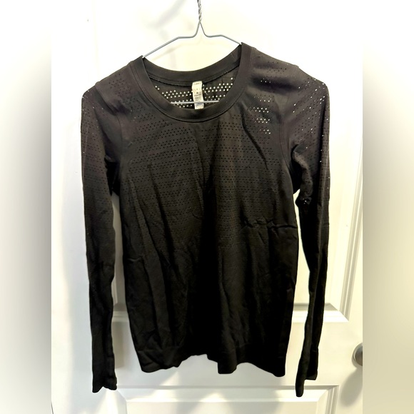 Lululemon long sleeve shirt - Picture 1 of 2